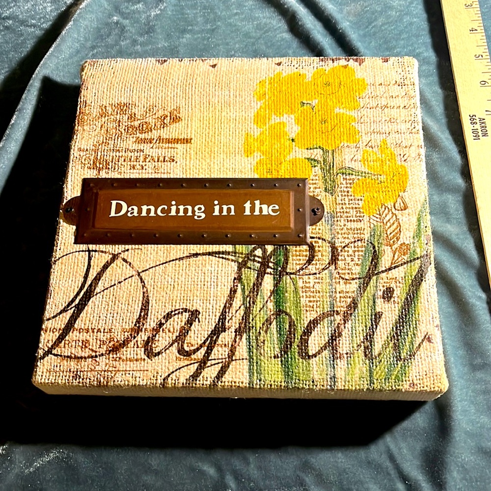 Daffodil Decor